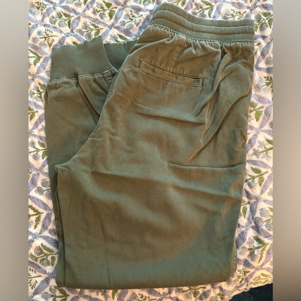 GAP Green Women’s Utility Joggers